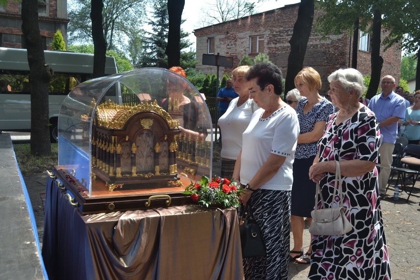 Światowe Dni Młodzieży: relikwie św. Teresy od Dzieciatka Jezus w Jaworznie [ZDJĘCIA]