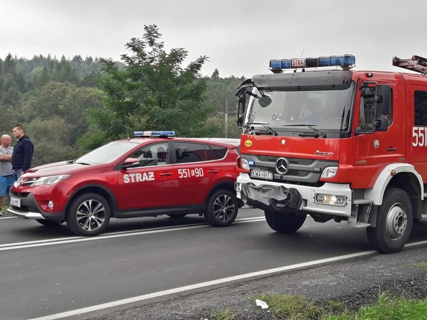 Kalwaria Zebrzydowska. Wypadek na DK 52 [ZDJĘCIA INTERNAUTY]