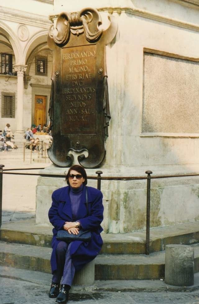 Chwila przerwy w zwiedzaniu Florencji - pod pomnikiem Ferdynanda Medyceusza