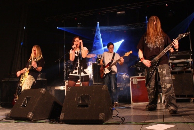 Festiwal Pro-Rock 2009 w Dobrodzieniu. Koncert zespolu...