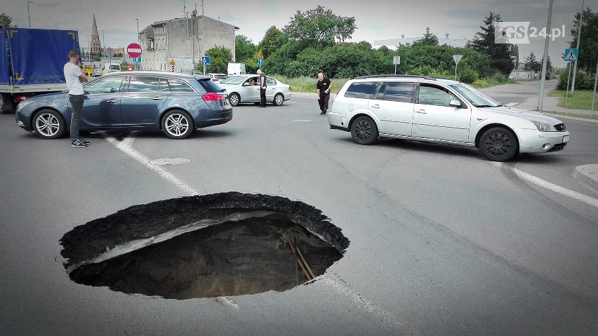 Wielka dziura w jezdni na ul. Wiosennej w Szczecinie! [ZDJĘCIA, WIDEO]