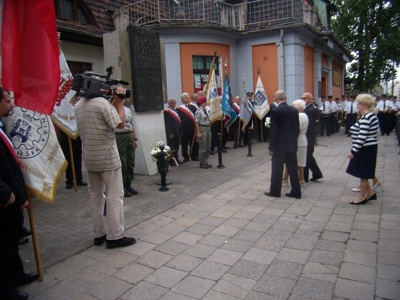 Uroczystości obchodów rocznicy Czerwca '56 pod tablicą ZNTK...