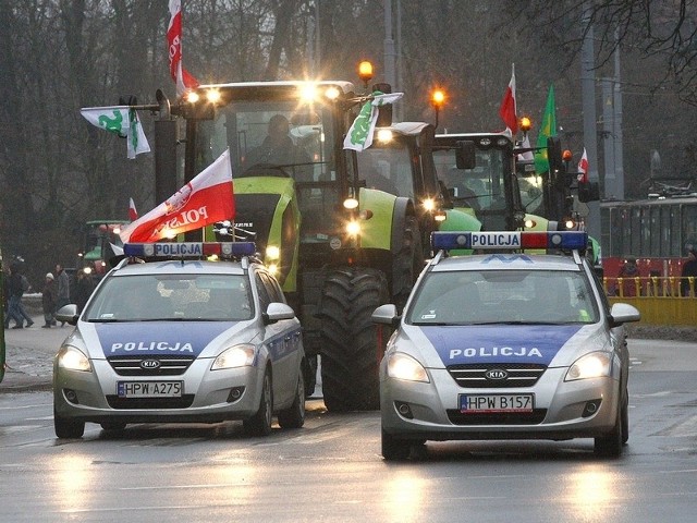 Rolnicy dzisiaj wyjechali na drogi krajowe.