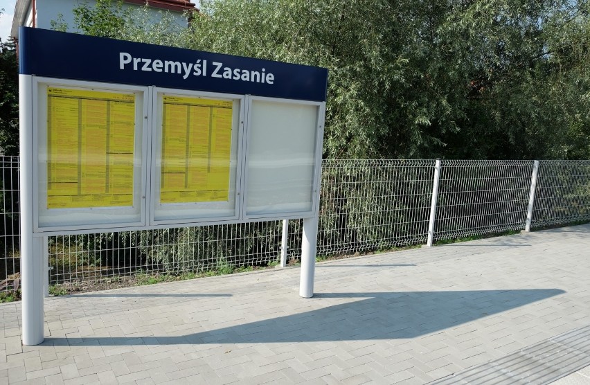 PKP nie wybuduje dodatkowych podjazdów dla wózków na stacji Przemyśla Zasanie. Mieszkańcy są rozczarowani [ZDJĘCIA]