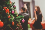 Wiersz świąteczny zamiast życzeń jako urozmaicenie szkolnego przedstawienia lub rodzinnego wieczoru? Przepiękne wiersze bożonarodzeniowe