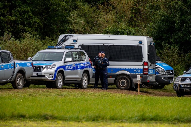 Militaryzacja granic przy jednoczesnym braku polityki migracyjnej tylko wzmacnia przemyt i sprawia, że codziennie ginie więcej osób. W Polsce jeszcze długo będziemy sobie odpowiadać na pytanie, jak miałaby wyglądać taka polityka, tym bardziej, że od lat 90 w Polsce nie ma polityki migracyjnej. Jest polityka raczej nastawiona na deportacje i brak debaty publicznej - mówi Katarzyna Czarnota