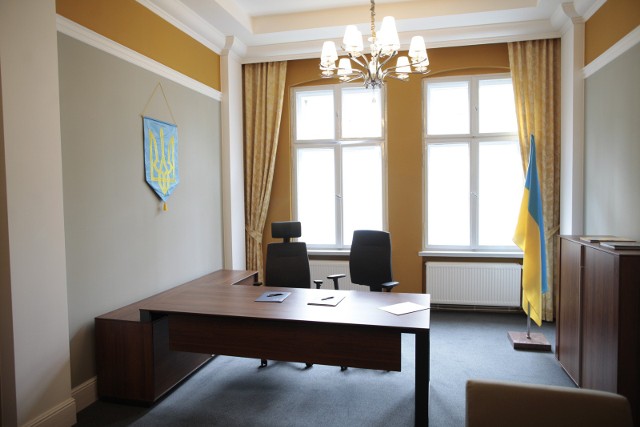 W 2017 roku otworzono konsulat honorowy Ukrainy w Opolu. Stanowski konsula honorowego tam objęła Irena Pordzik.