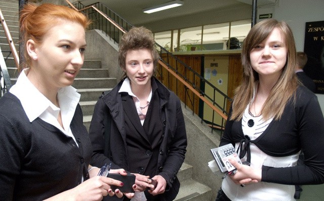Matura 2011 - matematyka: Uczennice z 6 LO w Koszalinie oceniają tegoroczny egzamin jako trudny.