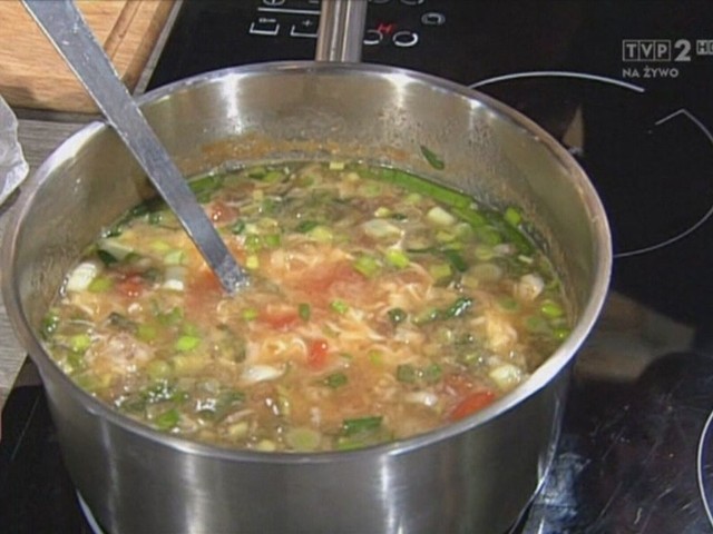 Rozgrzewająca zupa azjatycka