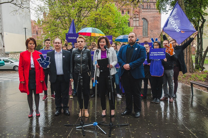 Pomnik ofiar zamiast ks. Jankowskiego. „Wiosna” chce walki z pedofilią w kościele i świeckiego państwa