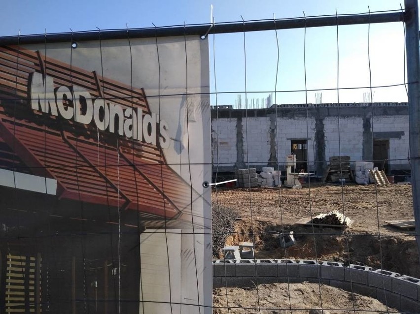 McDonald's w Zielonej Górze powstaje koło CRS. Kiedy oficjalne otwarcie baru tej znanej amerykańskiej sieci? [ZDJĘCIA]