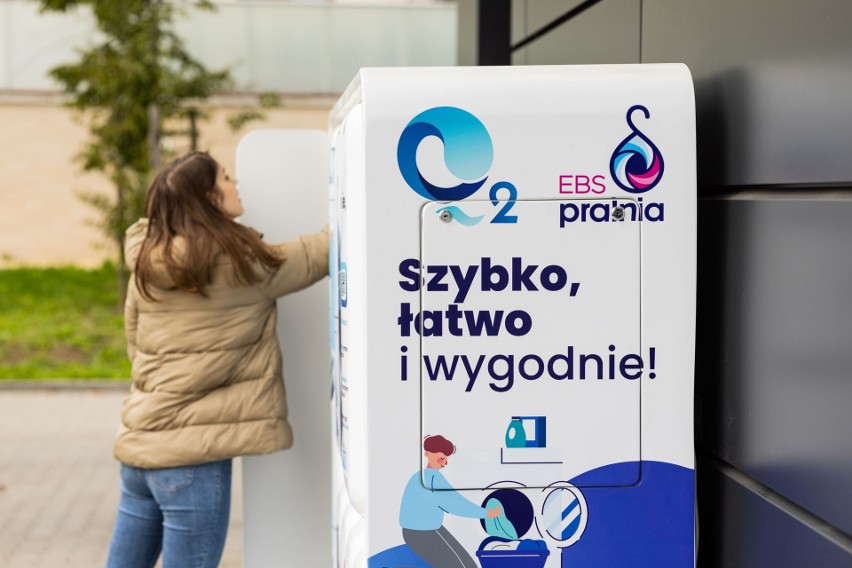 Całodobowa szafka na pranie pod blokiem? W Krakowie i jego okolicy działają pralniomaty