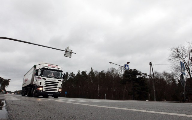 Wzmożony ruch na drodze to przekleństwo dla mieszkańców Kilinisk. Chodzi o skrzyżowanie "trójki" z drogą powiatową w Kliniskach Wielkich oraz rozjazd z "trójki" na Chociwel.