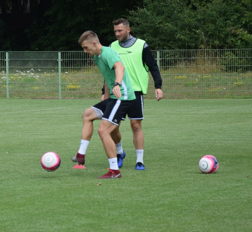 1 liga. Nowi piłkarze na treningu Radomiaka Radom. Jest bramkarz Wisły Płock i obrońca GKS Tychy (ZDJĘCIA)