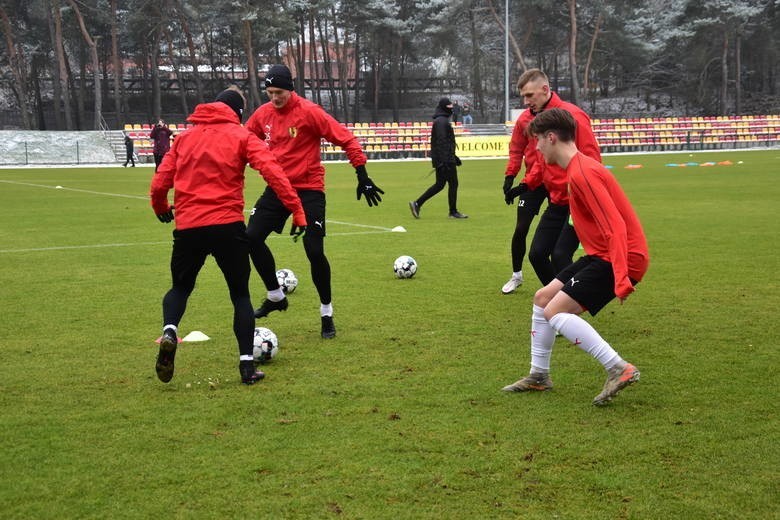 Piłkarze Korony Kielce w sobotę rozegrają sparing z...