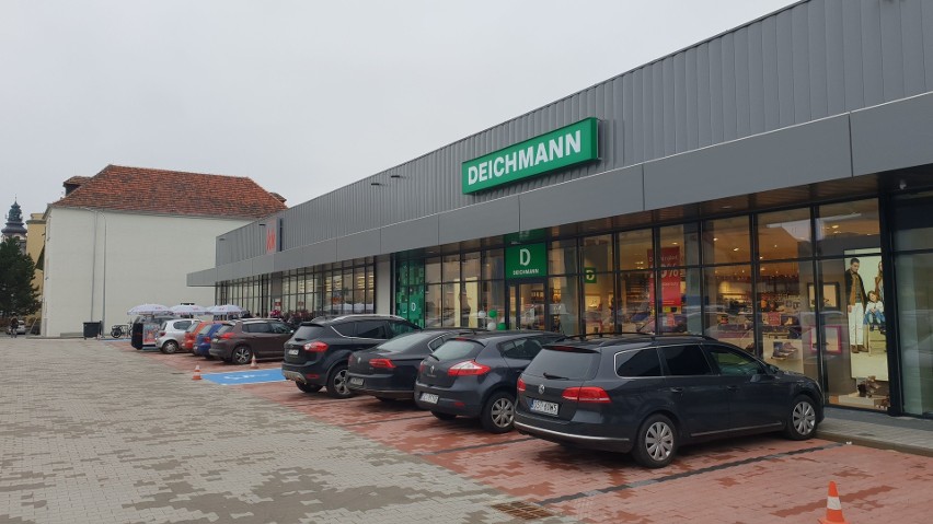 Nowe sklepy w "Premium Park" i "A Centrum" w Strzelcach Opolskich: KiK, Neonet, Hebe, MediaExpert, Deichmann, CCC, Empik i wiele innych