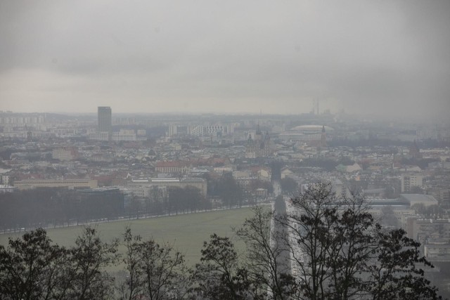 Małopolska to jeden z regionów o najgorszej jakości powietrza w całej Unii Europejskiej – każdego roku z powodu zanieczyszczenia powietrza przedwcześnie umiera w naszym regionie niemal 4000 osób - informuje Krakowski Alarm Smogowy