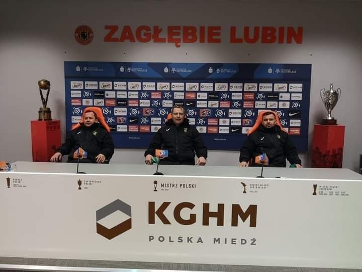 Szkoleniowcy ze Staszowa przebywali na stażu trenerskim w Zagłębiu Lubin. Pomógł Piotr Błauciak, były piłkarz i trener Pogoni Staszów