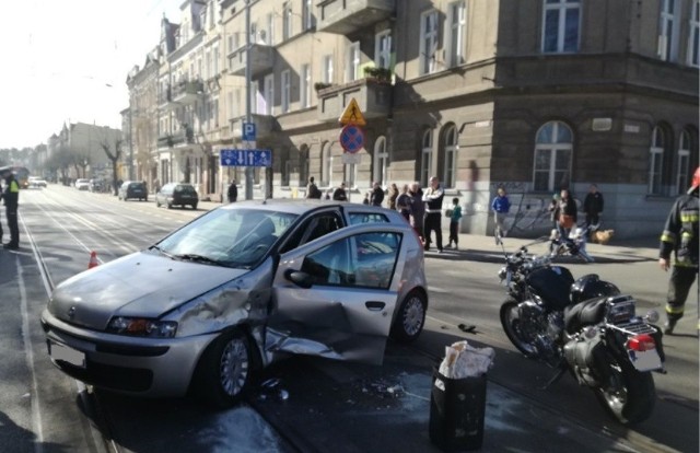 Wypadek na skrzyżowaniu ulic Legionów i Fortecznej