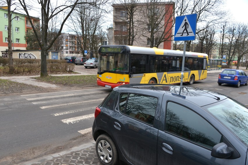 Niebezpieczne przejście dla pieszych na ulicy Piekoszowskiej w Kielcach