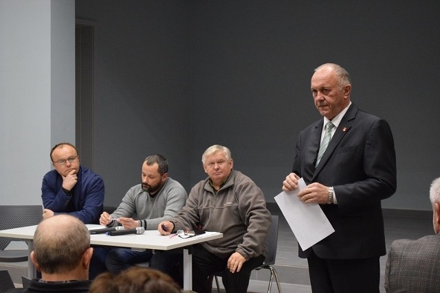 W poniedziałek, w Szczańcu, odbyło się zebranie dotyczące możliwości lokalizacji we wsi wieży telefonii komórkowej