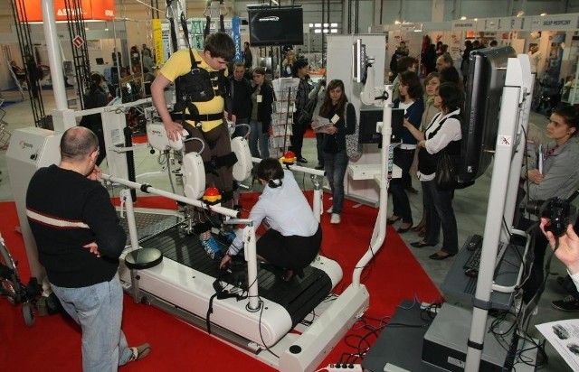 Tak wygląda robot, który na nowo uczy ludzi chodzić i kosztuje... 1,5 miliona złotych