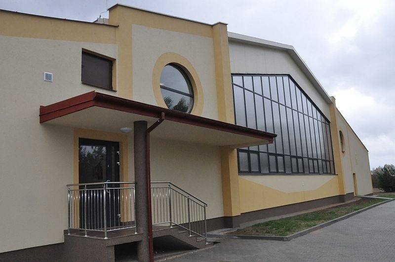Nowa sala gimnastyczna przy Szkole Podstawowej w Gowarczowie uroczyście otwarta