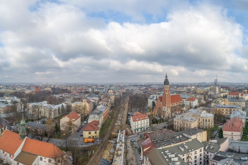 Megainwestycja w centrum Krakowa rośnie jak na drożdżach [ZDJĘCIA]