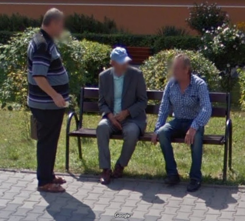 Moda po zamojsku. Takie codzienne stylizacje uchwyciły kamery Google Street View w Zamościu. Czy mieszkańcy znają się na modzie?