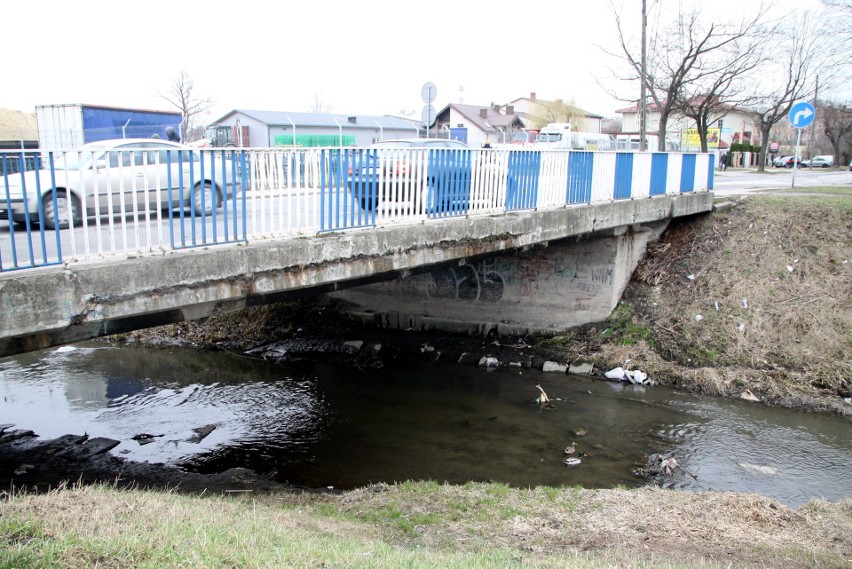 Ul. Pawia. Będzie nowy most na Czerniejówce