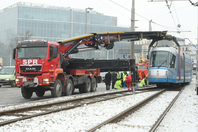Maszyna europejskiego formatu na wrocławskiej ulicy podczas swojej pierwszej akcji 29 stycznia 2014 r.