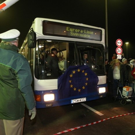 Polska wchodzi do strefy Schengen - uroczystości na granicy Świnoujście - Ahlbeck.