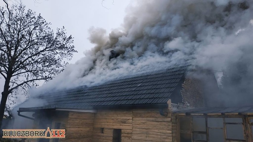 Pożar domu w Bażanach (w powiecie kluczborskim).