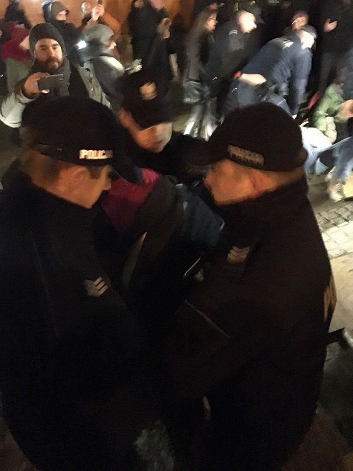 Demonstracja na Wawelu. Interweniowała policja