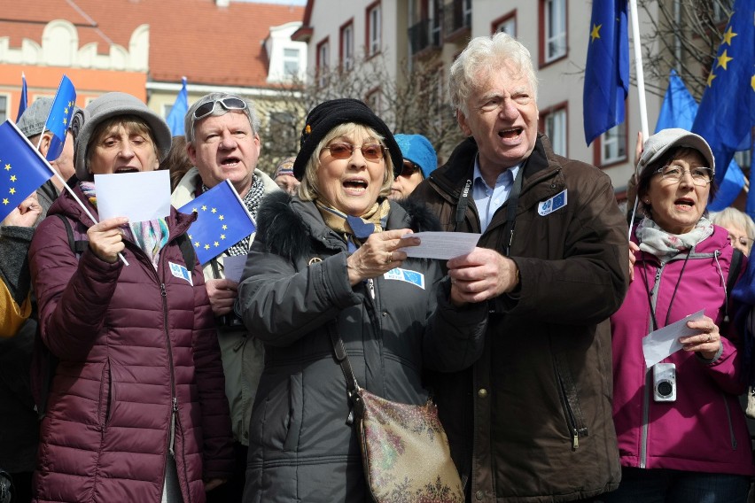 Mieszkańcy Wrocławia odśpiewali "Odę do radości"