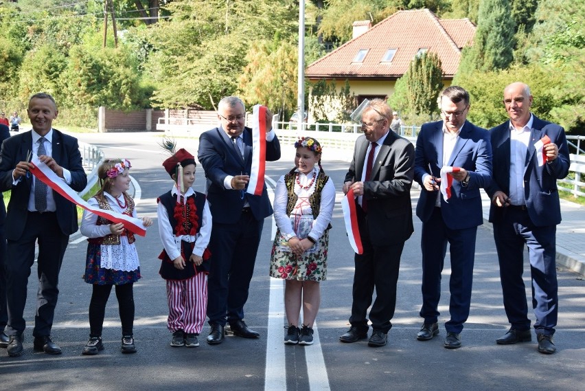 Korzkiew. Otwarcie drogi gminnej z jednym z najpiękniejszych mostów w powiecie krakowskim