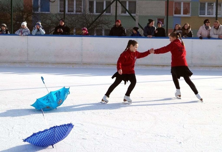 Piękne łyżwiarskie show na lodowisku w Inowrocławiu [zobacz zdjęcia]
