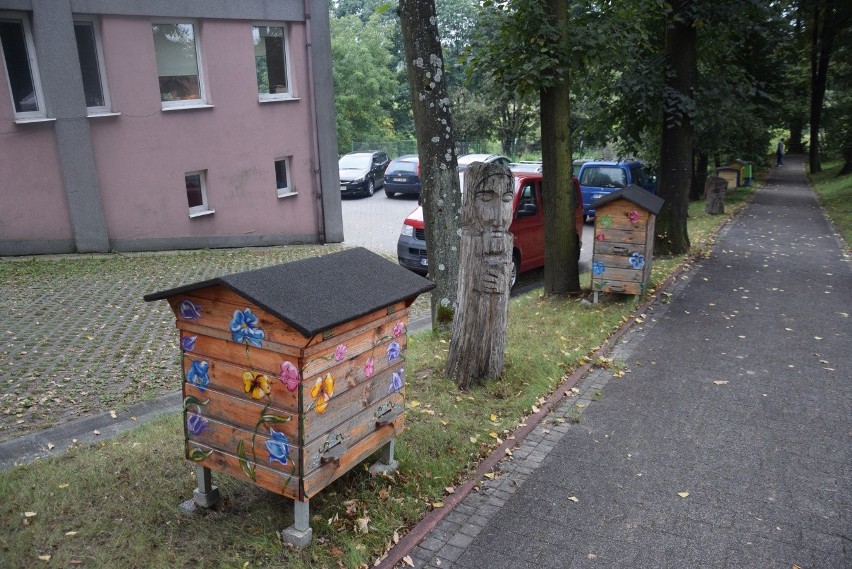 Integracyjne miodobranie w Konarach z przebierańcami Mają i Guciem [ZDJĘCIA]