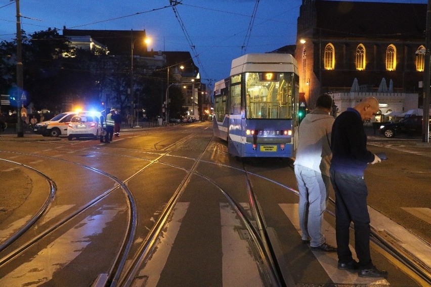 Wykolejenie tramwaju na Świdnickiej. Duże utrudnienia 