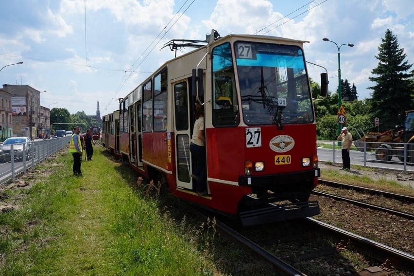 Wykolejony tramwaj 27 Sosnowiec Pogoń