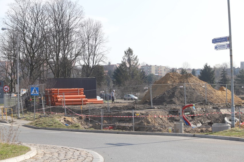 Praca w pełni. To tu powstaje trzeci McDoland's w Chorzowie