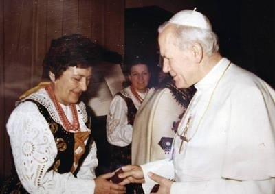 Bronisława Orawiec-Löffler na spotkaniu górali z Janem Pawłem II Fot. Arch. rodzinne