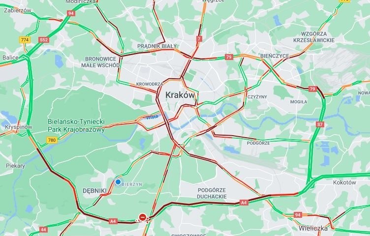 Kraków. Wypadek na obwodnicy miasta. Kierowcy w centrum utknęli w wielkich korkach [ZDJĘCIA]