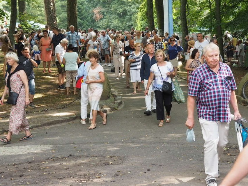 Całymi rodzinami pielgrzymowali na Górę Chełmską [ZDJĘCIA]