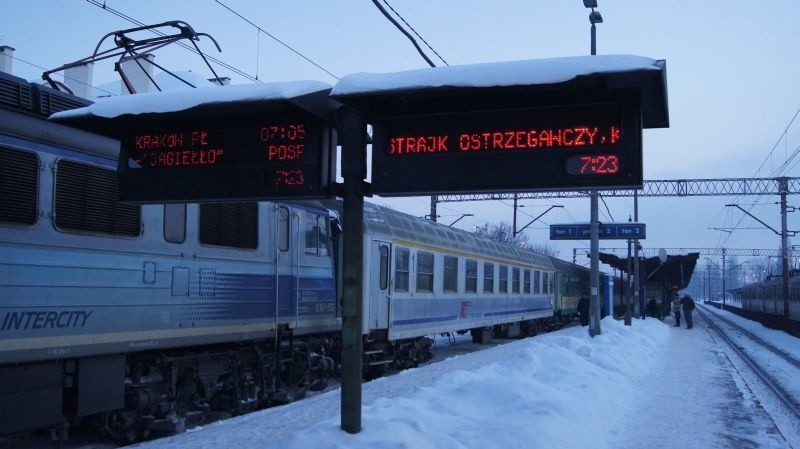 Strajk na kolei! Pociągi stoją, pasażerowie klną