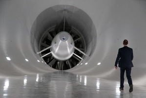 "Superkonstrukcje". Co wyjątkowego kryje w sobie największy samolot świata?