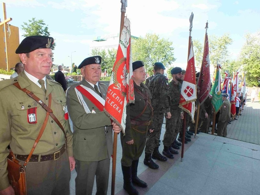 Główne obchody Dnia Wojska Polskiego w Starachowicach (ZDJĘCIA)