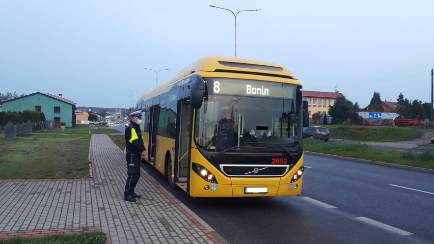 Rosnąca liczba zakażonych SARS-CoV-2 sprawiła, że służby...