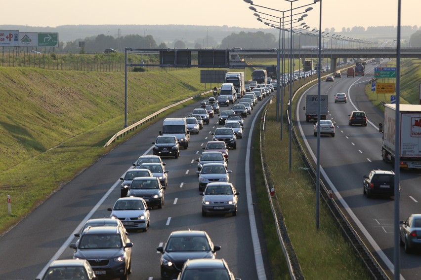 Od czerwca auta ciężarowe jadące A4 miedzy Gliwicami i...