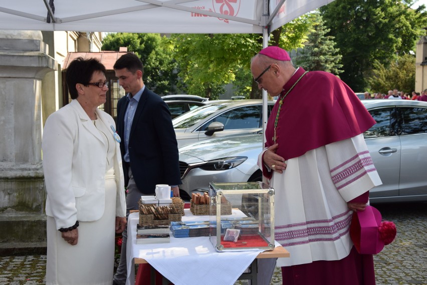 Sieradz ma bazylikę mniejszą. Uroczyść ogłoszenia tytułu i godności (ZDJĘCIA)